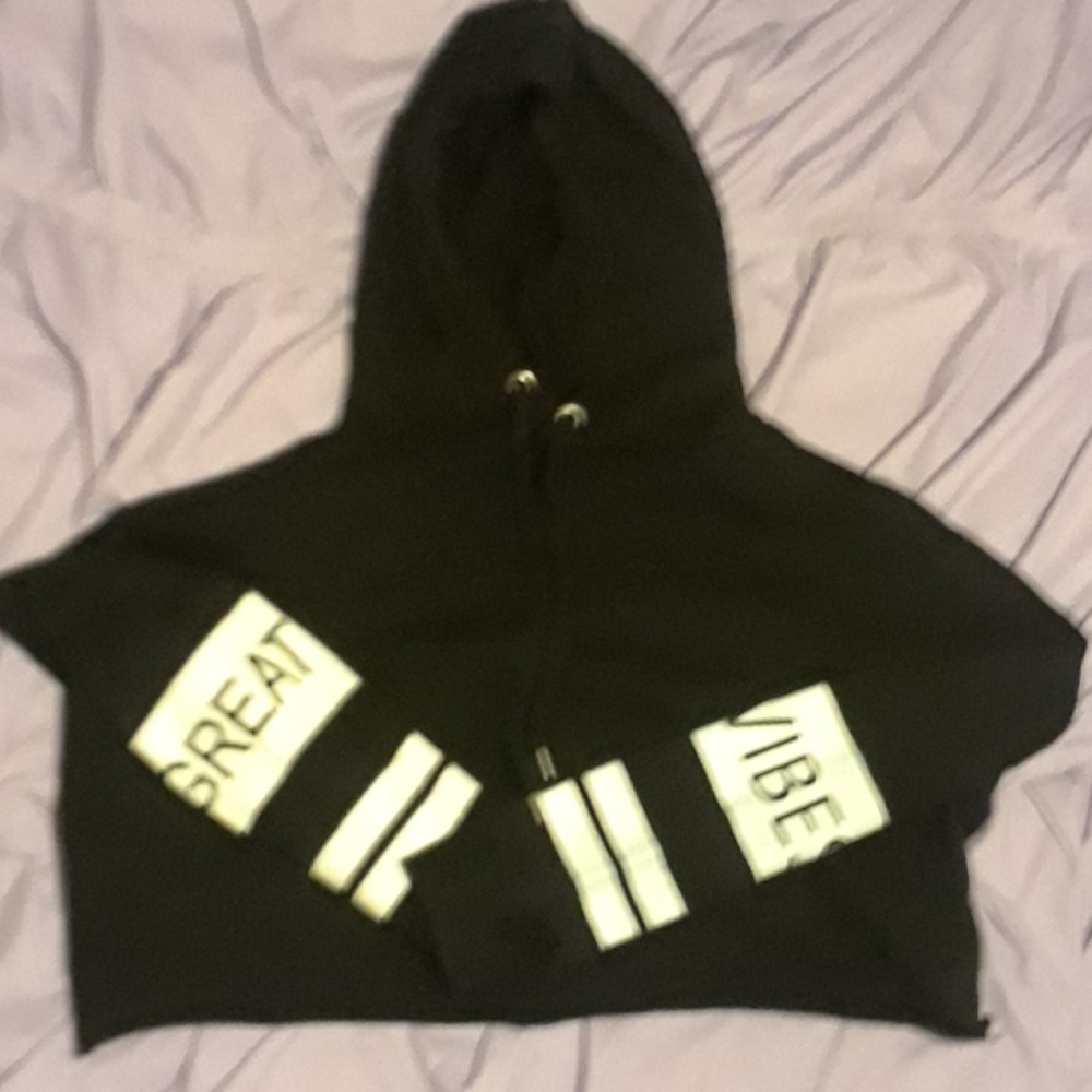 Hooded half sweatshirt